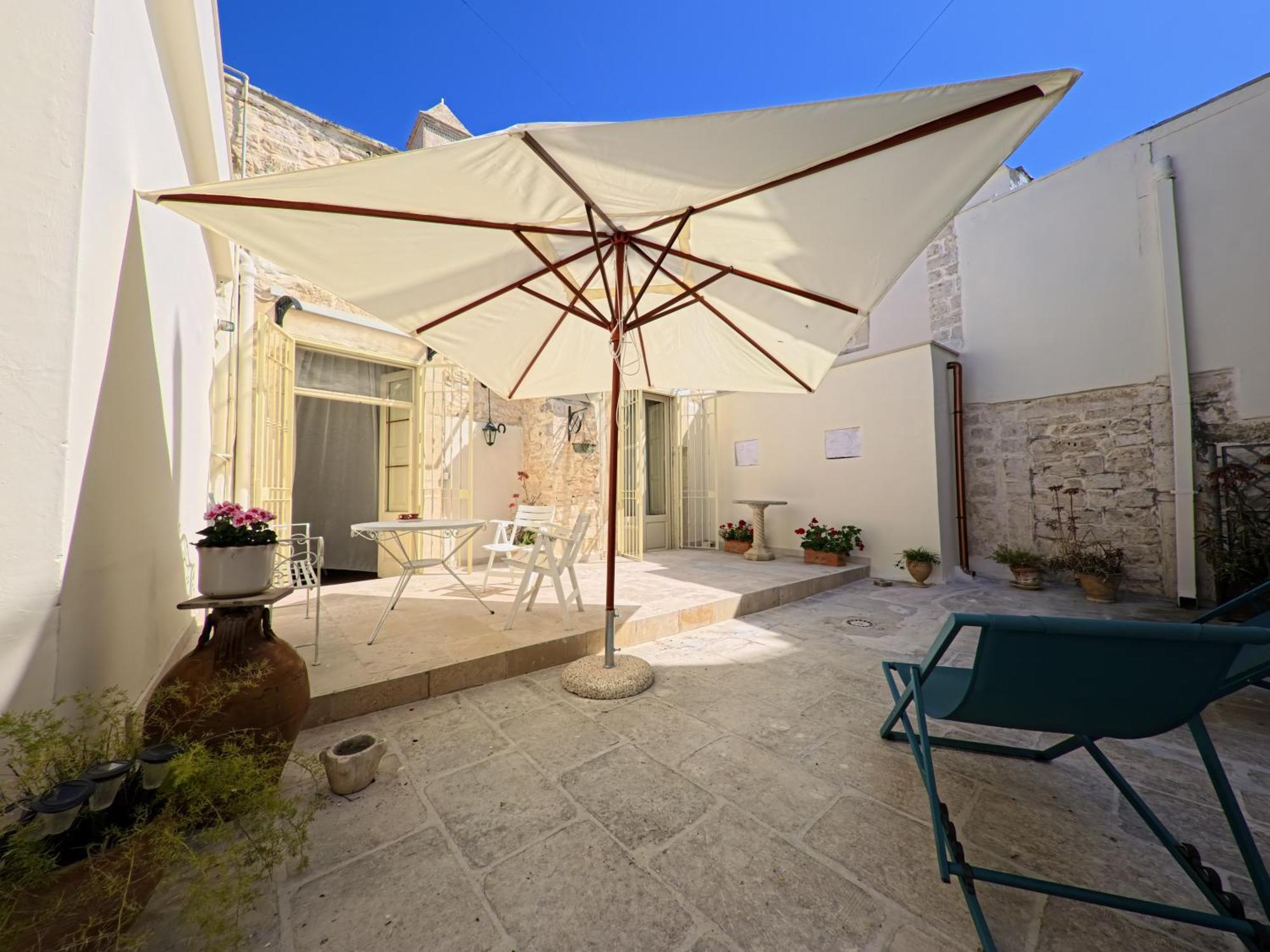 Palazzo Framarino Dei Malatesta - Noble Floor - XIV Century Giovinazzo Dış mekan fotoğraf