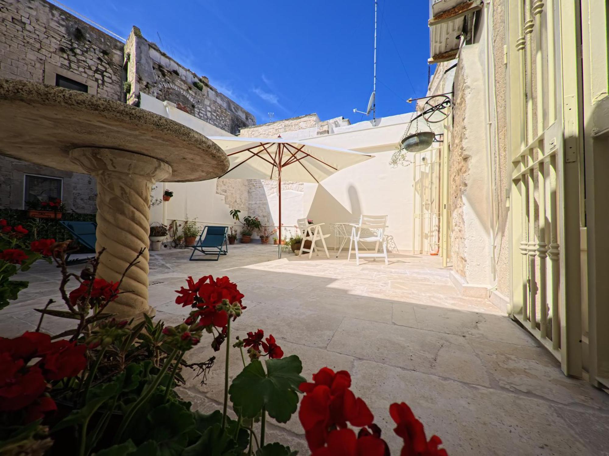 Palazzo Framarino Dei Malatesta - Noble Floor - XIV Century Giovinazzo Dış mekan fotoğraf