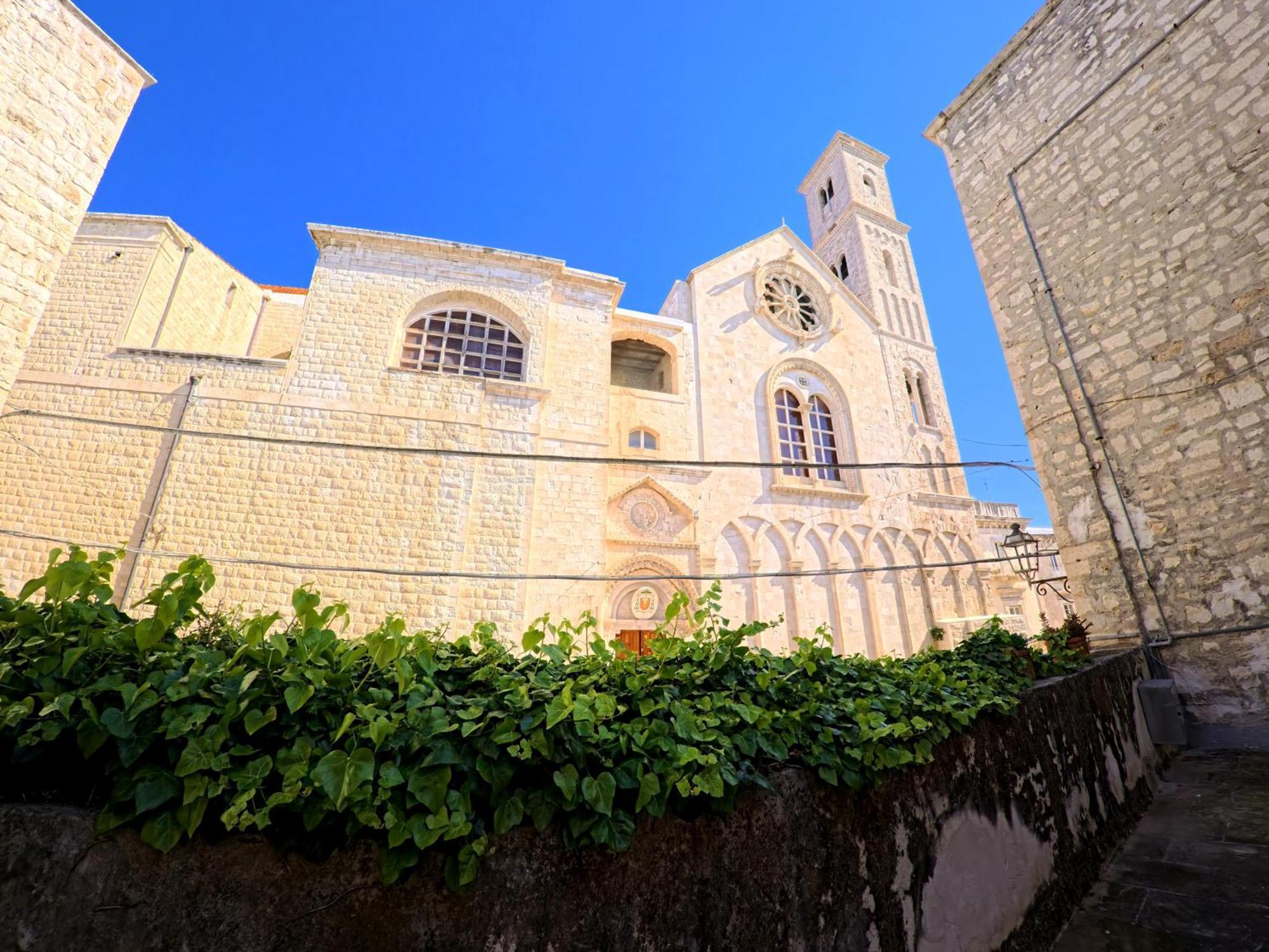 Palazzo Framarino Dei Malatesta - Noble Floor - XIV Century Giovinazzo Dış mekan fotoğraf